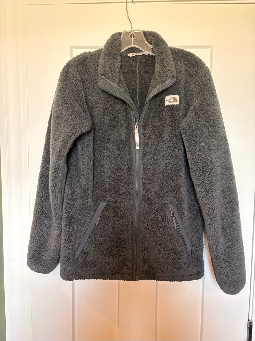 The North Face Youth Boys Charcoal Gray Teddy Fleece Jacket